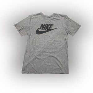 Men’s Nike Heather Gray Tee Size M